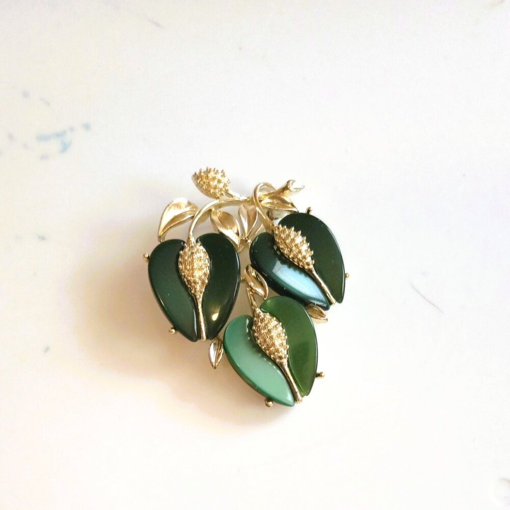 Lisner Lucite Green Leaf Brooch Large Vintage Silver Tone  Pin